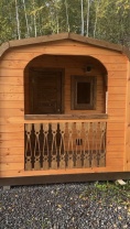 Баня-бочка "КВАДРО" 5,90 м с террасой, балясинами кровля коричневая ПОД КЛЮЧ 